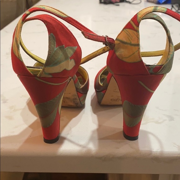 Gorgeous Kenzo Heel - Picture 4 of 7